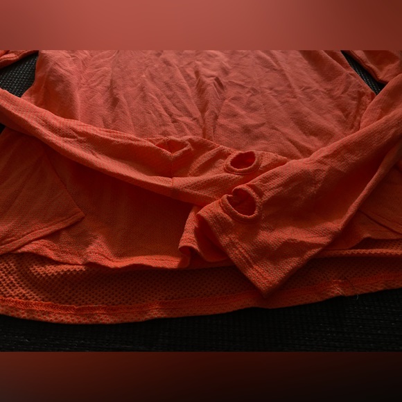 Oiselle Flyout Long Sleeve Running Training Tee
Size XS (0, 2) in Snap - Picture 9 of 10